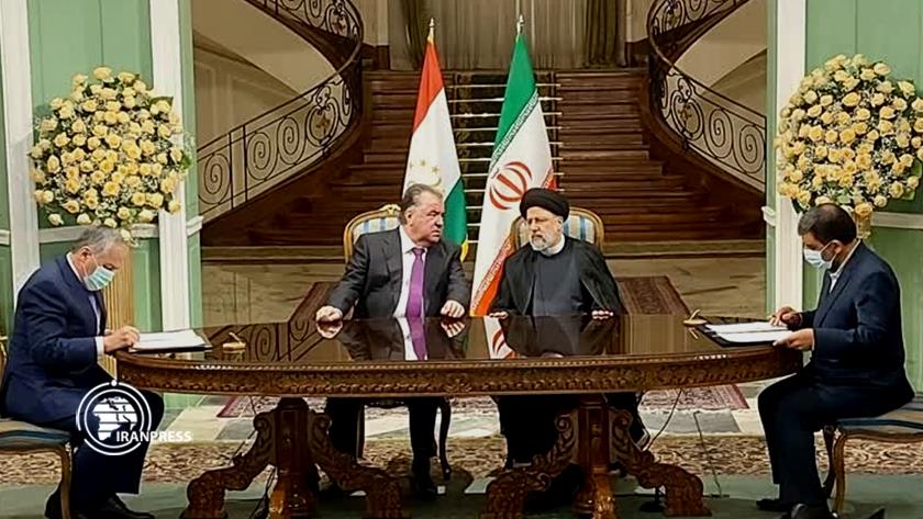 Iranpress: Iran,Tajikistan ink 17 cooperation documents