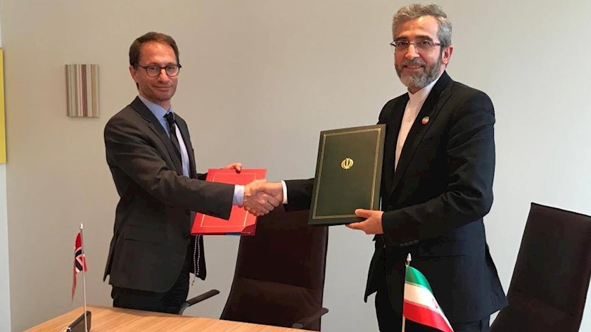 Iranpress: Iran, Norway sign MoU on political consultations
