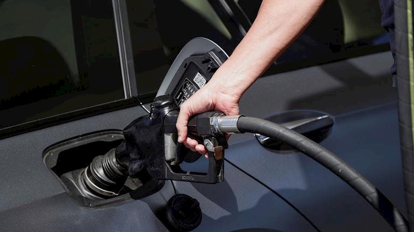 Iranpress: Average gas price in US historically hits $5