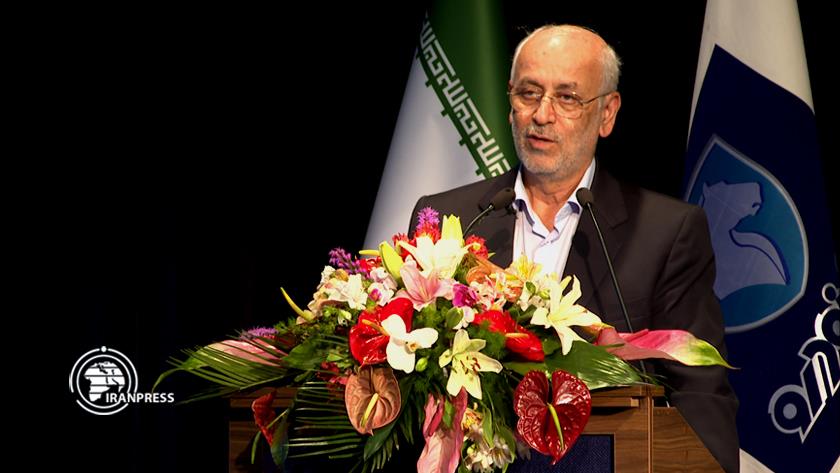 Iranpress: Parliament stresses use of private sector capacities in auto industry