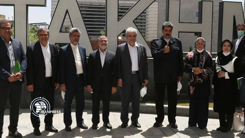 Iranpress: Venezuelan president visits Pardis technology park