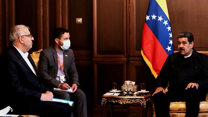 Iranpress: Iran,Venezuela to boost oil cooperation