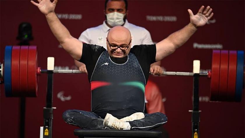 Iranpress: Iranian para-powerlifter wins gold at Asia C