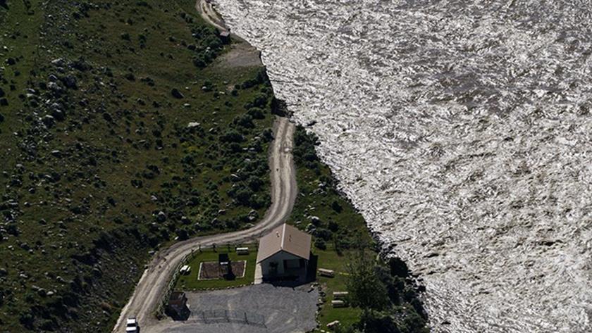 Iranpress: US’ Yellowstone National Park ruined by devastating flood