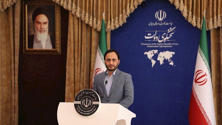Iranpress: Economic ties, pivot of Iranian government