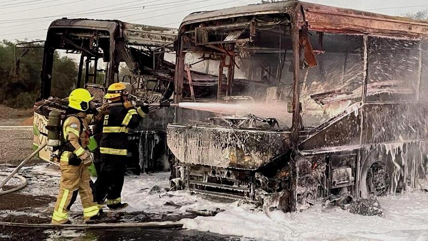 Iranpress: 2 buses in fire in parking lot in northern district of Occupied Palestine
