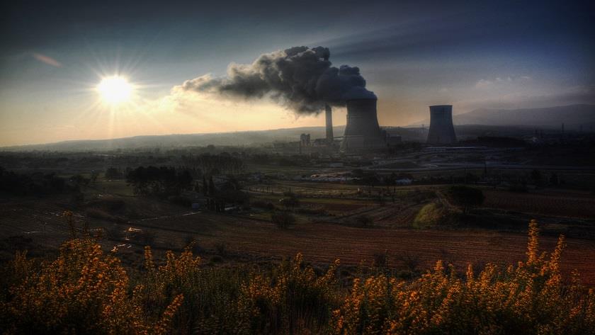 Iranpress: European Parliament adopts law to reduce industrial pollutants