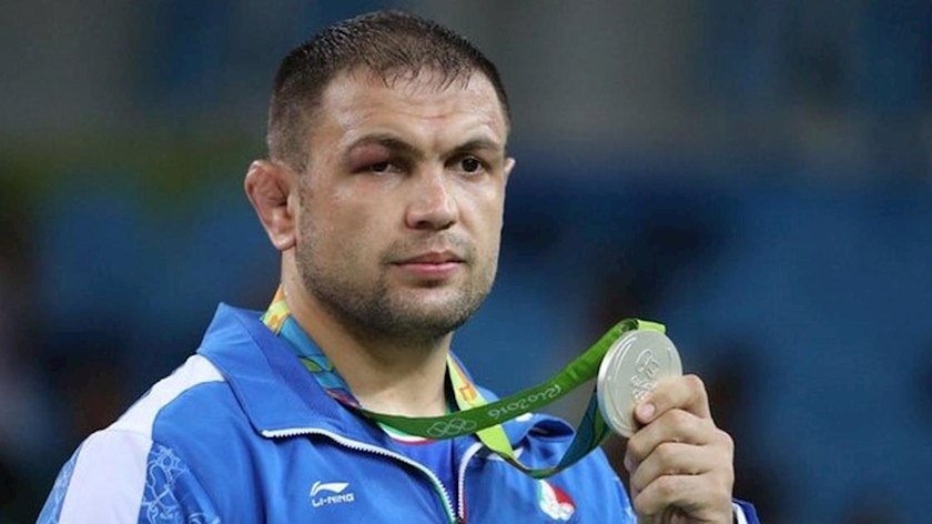 Iranpress: Iranian freestyle wrestler receives Olympic gold after 10 years