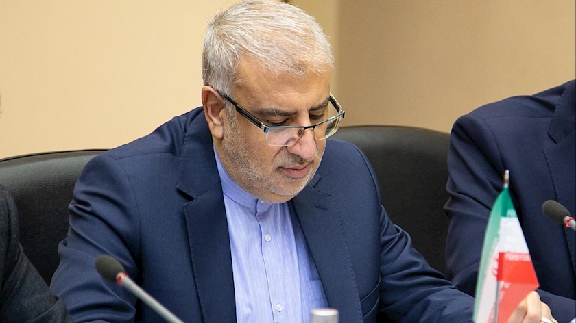 Iranpress: Iran eyes $115bn profits by development of Azadegan Oilfield