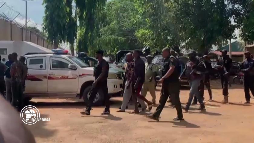 Iranpress: At least 600 inmates escape in Nigeria Abuja jailbreak
