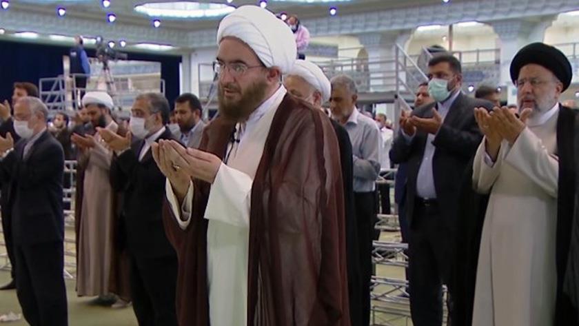 Iranpress: Iranians perform Eid al-Adha prayers across country