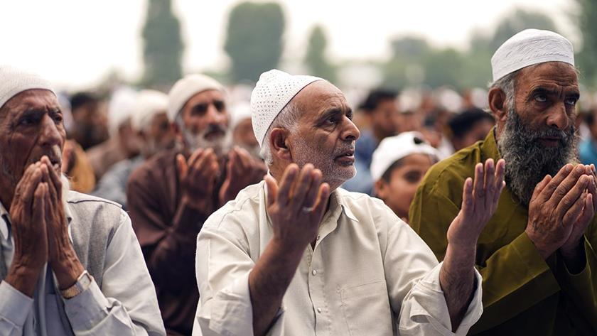 Iranpress: Eid al-Adha celebrated in Kashmir