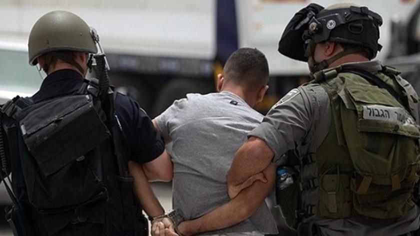 Iranpress: Zionist forces arrest some Palestinians in West Bank