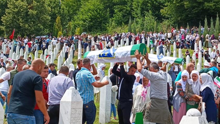 Iranpress: Bosnia marks 27th anniversary of Srebrenica genocide