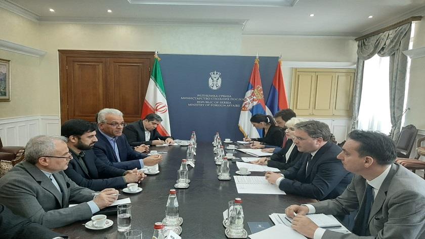 Iranpress: Iran, Serbia mull over broadening economic ties