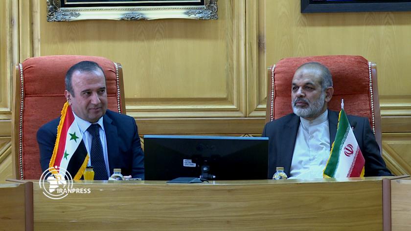 Iranpress: Iran ready to help Syria in case of any right violation: Interior Minister 