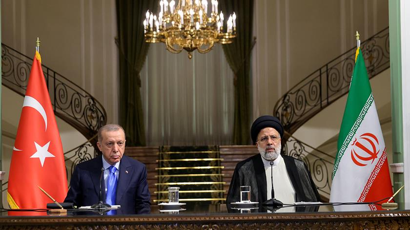 Iranpress: Turkish, Iranian presidents stress increasing trade volume to $30 billion