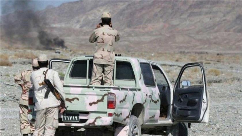 Iranpress: Iranian border guards prevent terrorist groups entering country