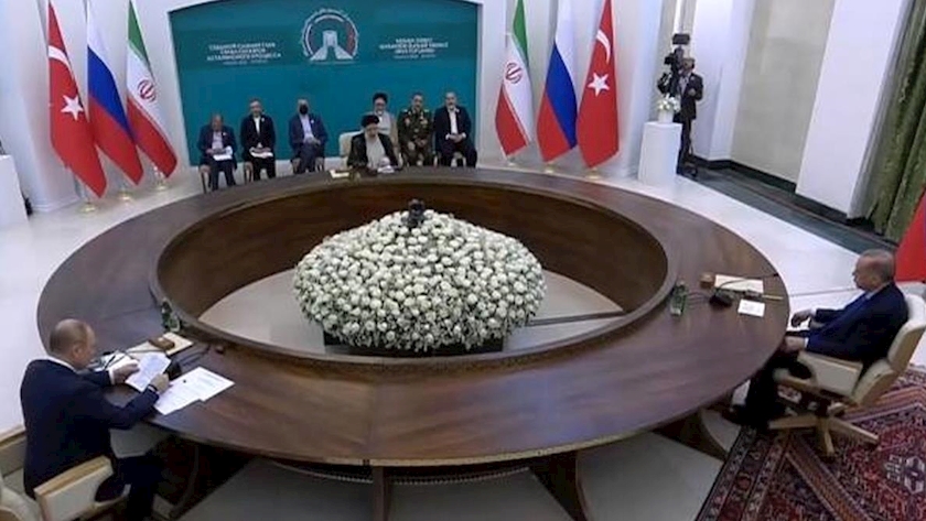 Iranpress: Iran, Turkey, Russia emphasize commitment to sovereignty of Syria