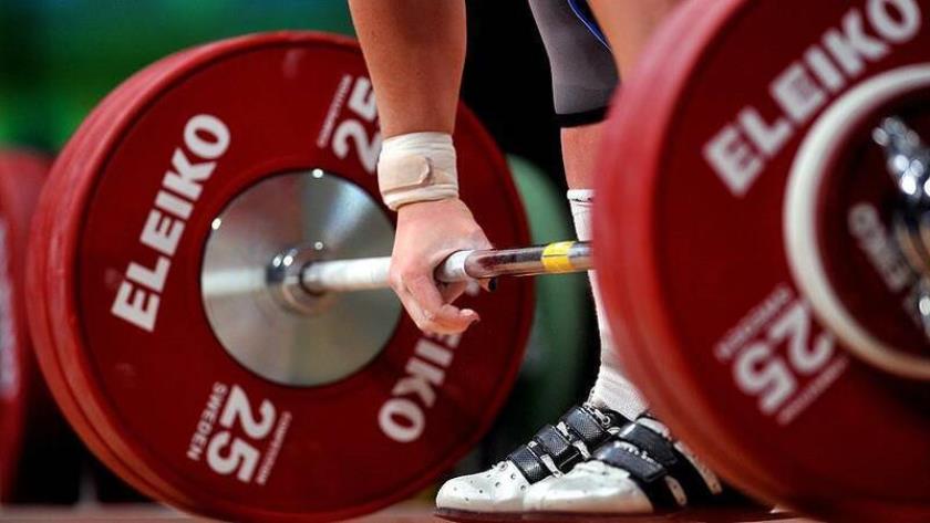 Iranpress: Junior Iranian weightlifter breaks Asian record, snatches gold