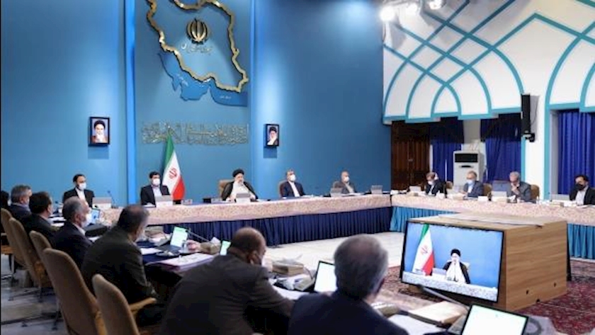 Iranpress: Iran President emphasizes pursuit of his country