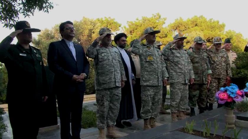 Iranpress: Iranian military delegation visits Azerbaijan Republic