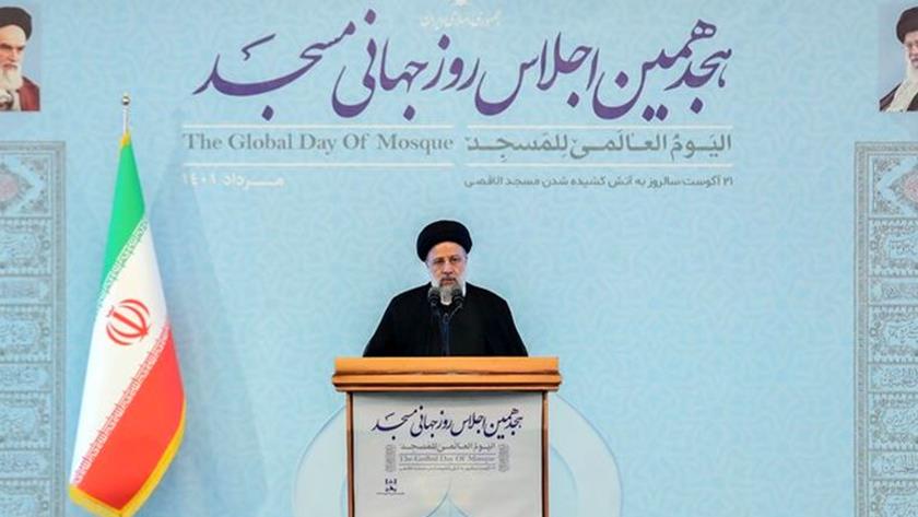 Iranpress: Iran not to budge on rights of nation in any negotiation