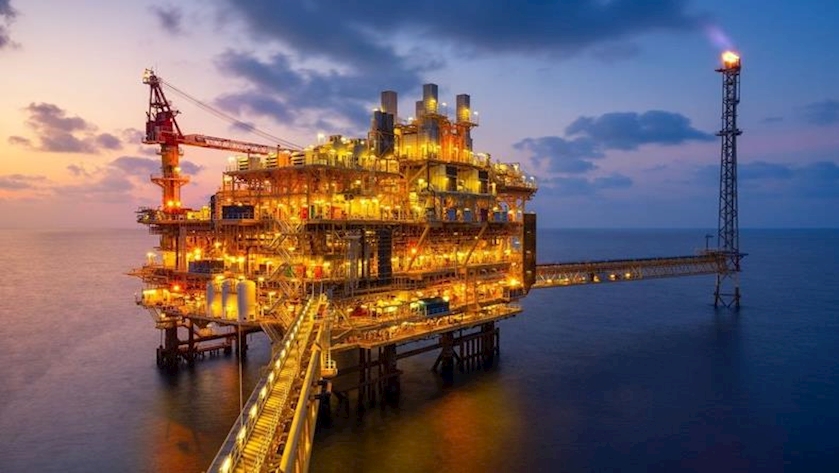 Iranpress: Iran to start pumping oil from oilfield shared with Saudi Arabia