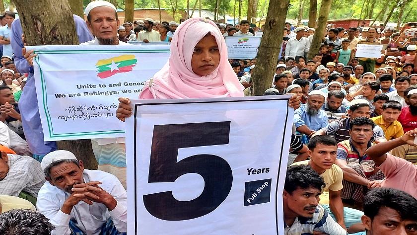 Iranpress: United Nations calls for global support for Rohingya Muslim refugees