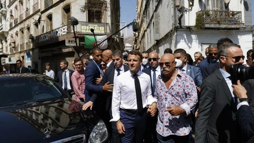 Iranpress: Algerian people protest against Macron during his official visit