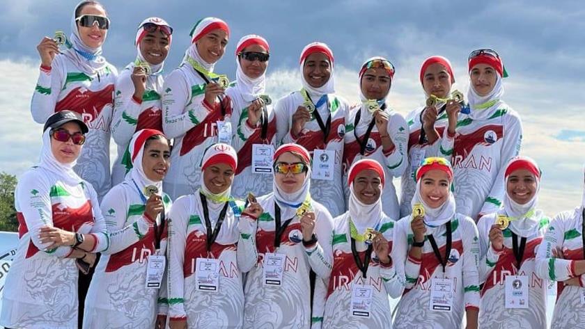 Iranpress: Iranian women snatch gold in Dragon Boat World Cup