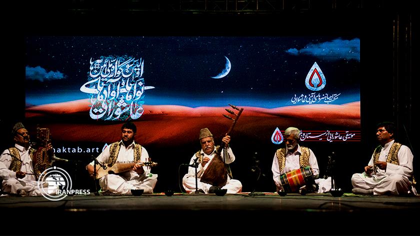Iranpress: Ashura mourning rites and songs held in Shiraz