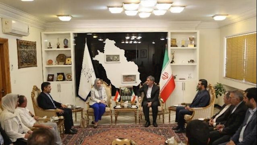 Iranpress: Syrian Minister of Culture pays visit to Shiraz historic monuments