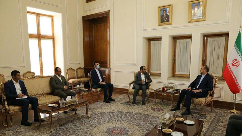 Iranpress: Iranian FM reaffirms Tehran’s support for Yemen