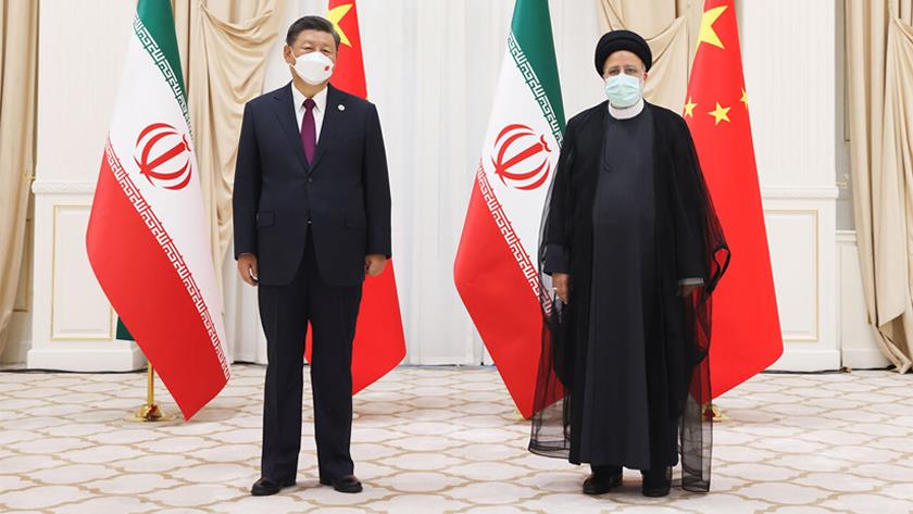 Iranpress: Raisi, Xi Jinping meet in Uzbekistan