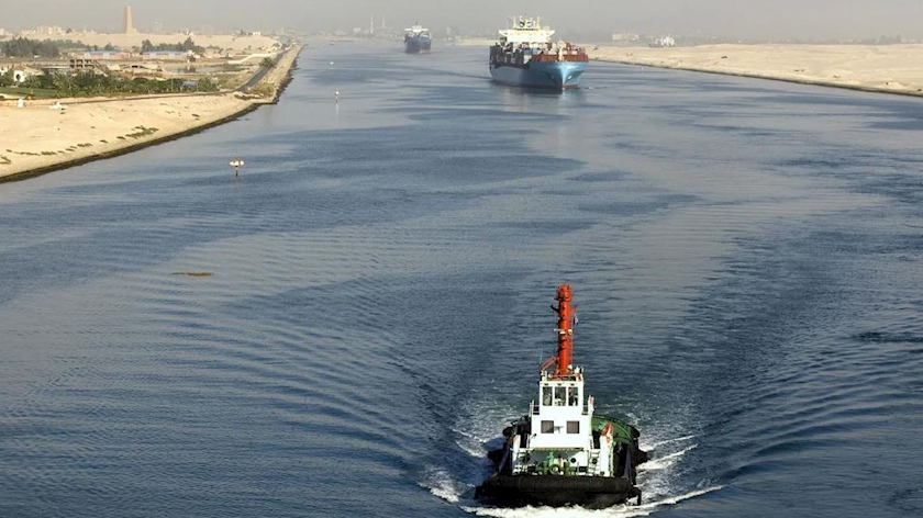 Iranpress: Suez Canal to raise transit fees by 15% in 2023