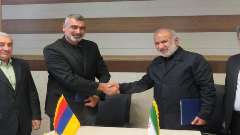 Iranpress: Iran, Armenia ink MoU on humanitarian demining cooperation