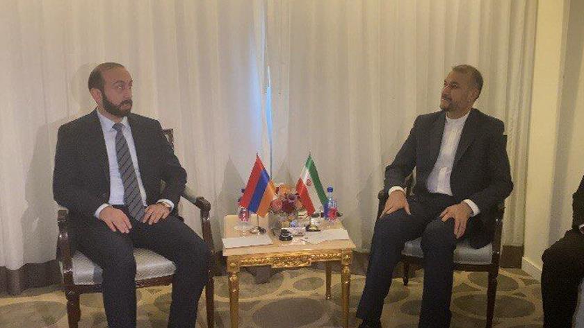 Iranpress: Iranian, Armenian FMs discuss ties in New York