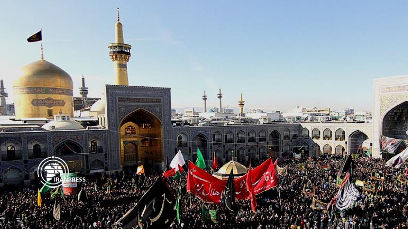 Iranpress: Imam Reza pilgrims arrive in Mashhad on foot