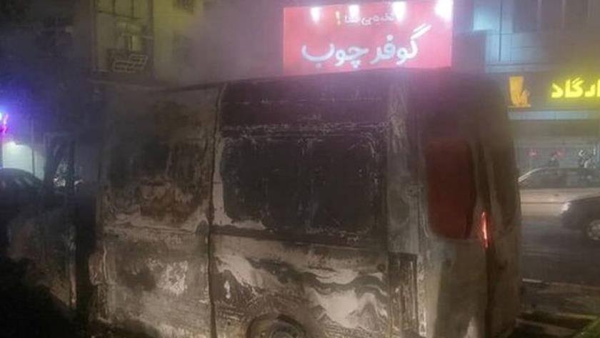 Iranpress: Iran; Rioters destroy 72 ambulances