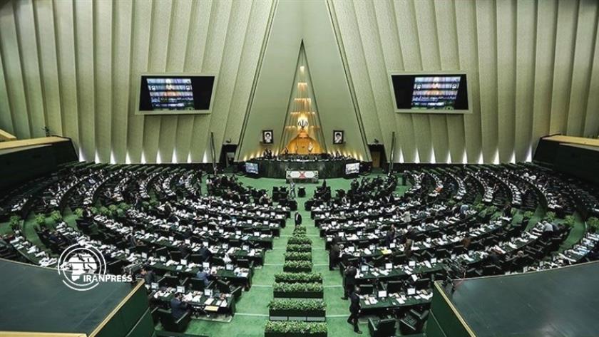 Iranpress: Iran’s parliament holds closed session to investigate unrest