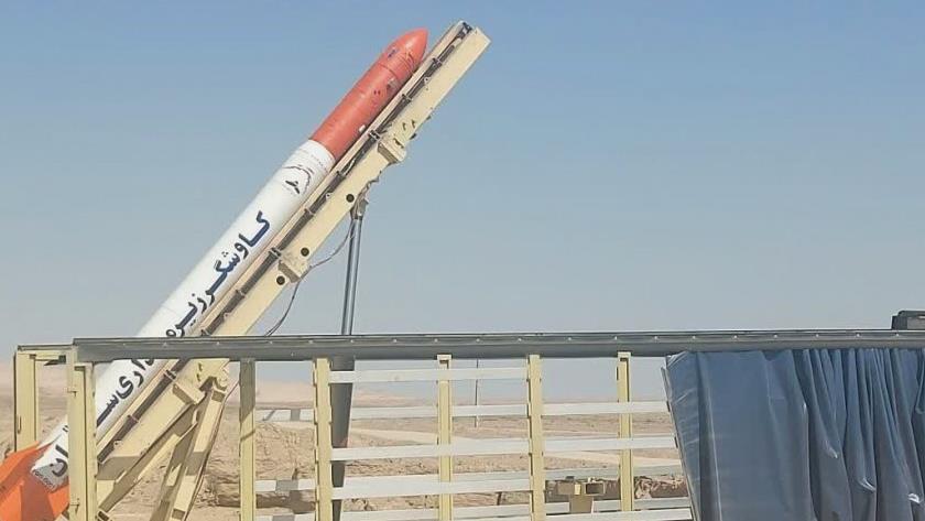 Iranpress: Iran successfully test-launches ‘Saman’ orbital transmission system