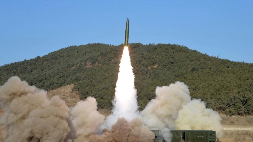 Iranpress: North Korea fires two ballistic missiles toward Sea of Japan