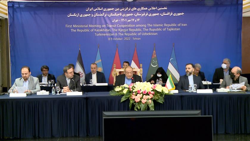 Iranpress: First summit of transit cooperation between Iran five neighbouring countries