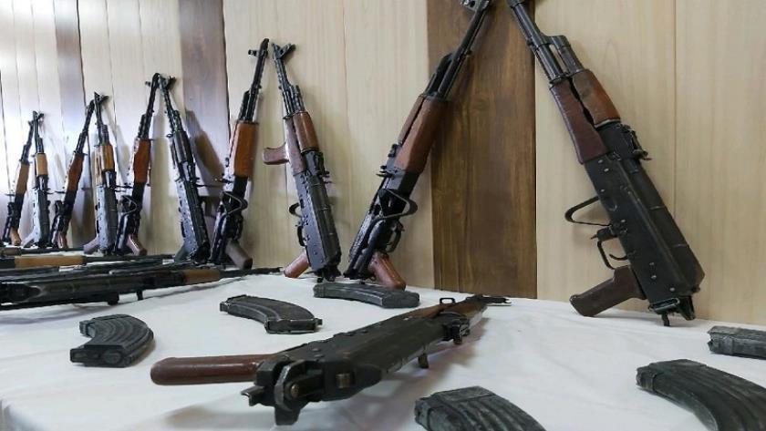 Iranpress: Police dismantles arms trafficking gang in southwestern Iran