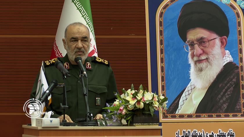 Iranpress: IRGC Chief: Iran
