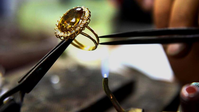 Iranpress: Iranian jeweler grabs gold in WorldSkills Competition 2022