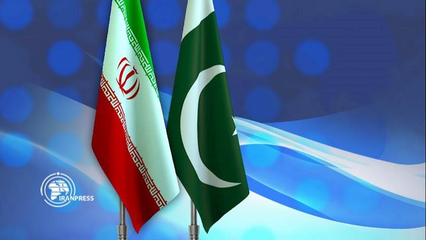 Iranpress: Iran, Pakistan ink document to form joint trade council