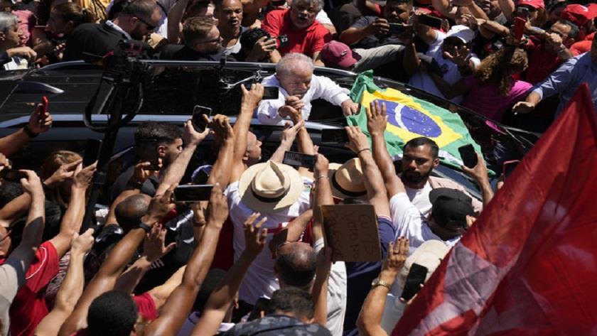 Iranpress: Lula defeats Bolsonaro to again become Brazil’s president