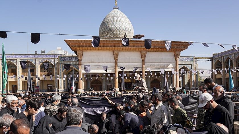 Iranpress: People commemorate martyrs of Shiraz terrorist attack